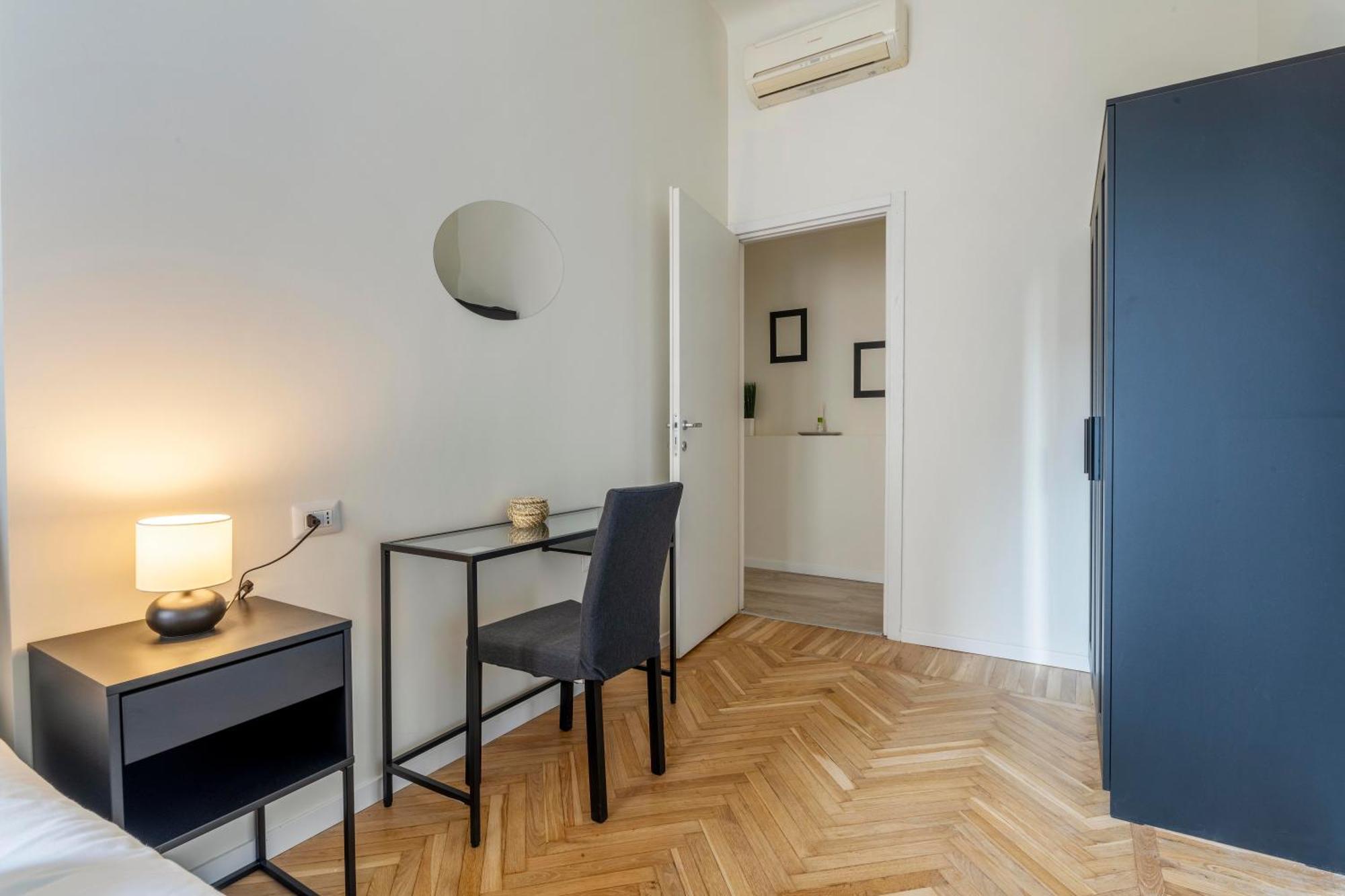 Apartment Elegant Brand New Near Duomo